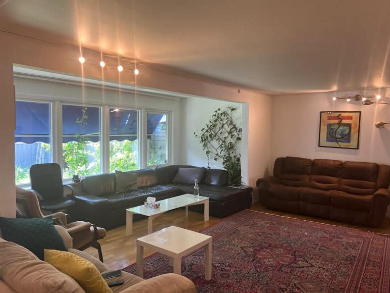 Spacious 5-Room House in Hisings Backa